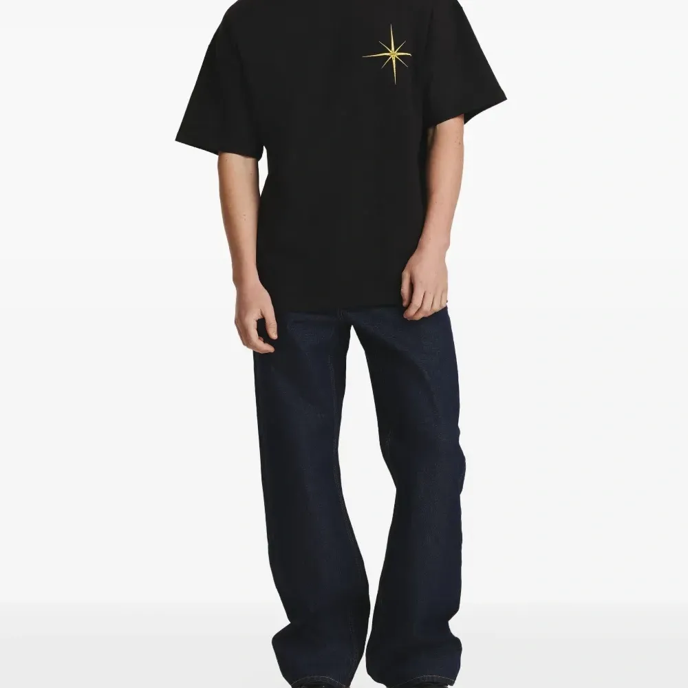 Футболка с вышивкой