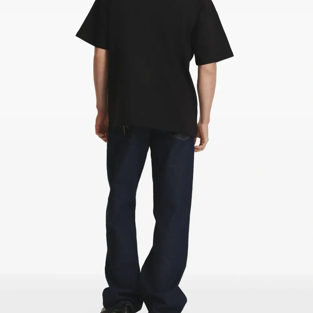 Футболка с вышивкой