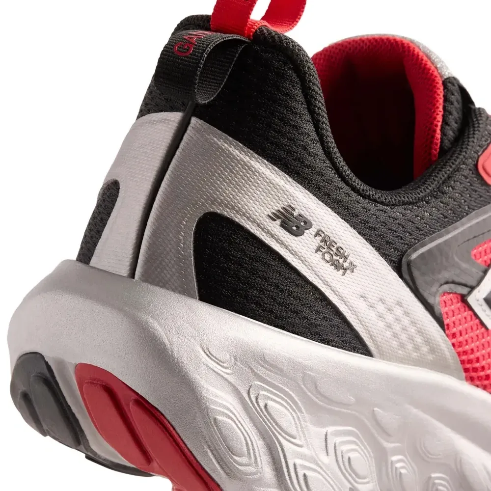 Кроссовки Red FFT из коллаборации с New Balance