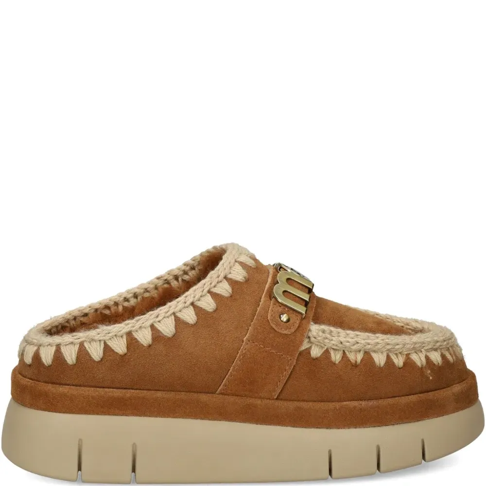 Мюли с декоративной строчкой и логотипом Мюли с декоративной строчкой и логотипом