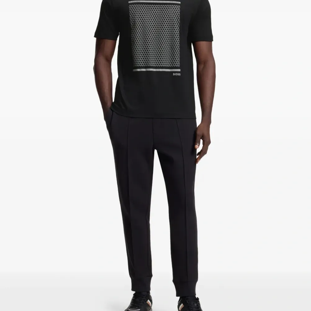 Футболка с графичным принтом