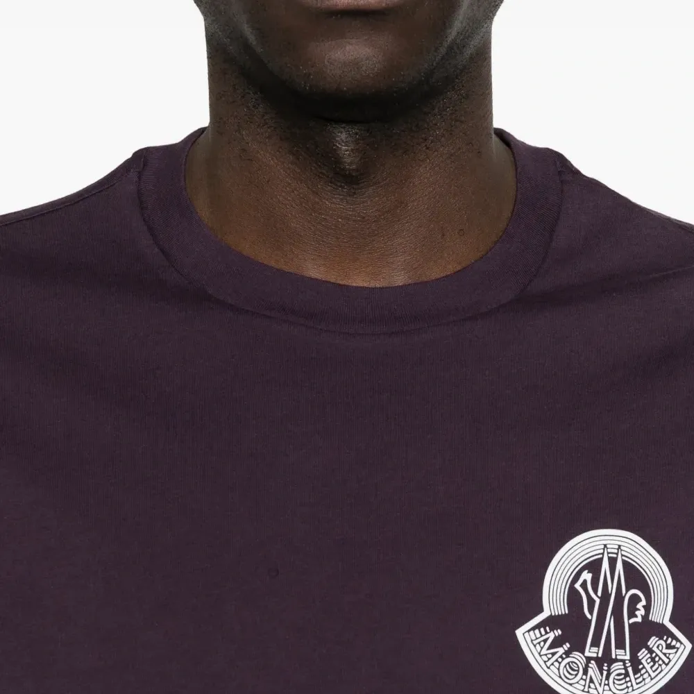 Футболка с нашивкой-логотипом