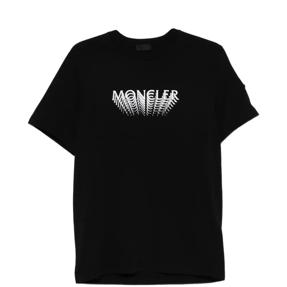 Футболка с логотипом