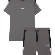 Комплект из футболки и шортов в стиле колор-блок Комплект из футболки и шортов в стиле колор-блок