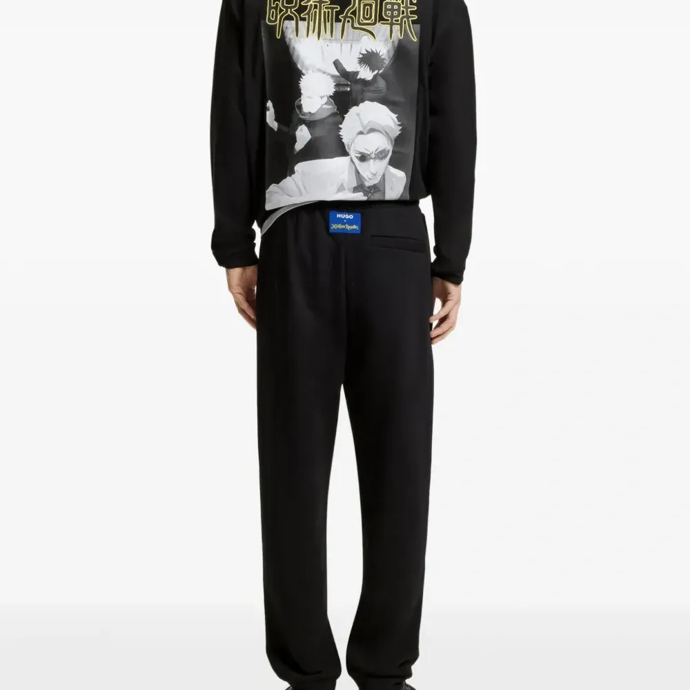 Спортивные брюки с кулиской и логотипом из коллаборации с Jujutsu Kaisen