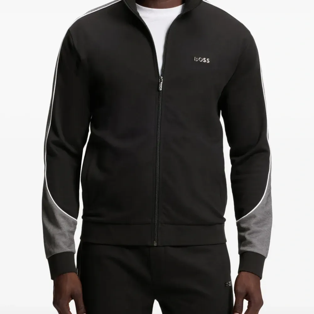 Спортивная куртка с логотипом