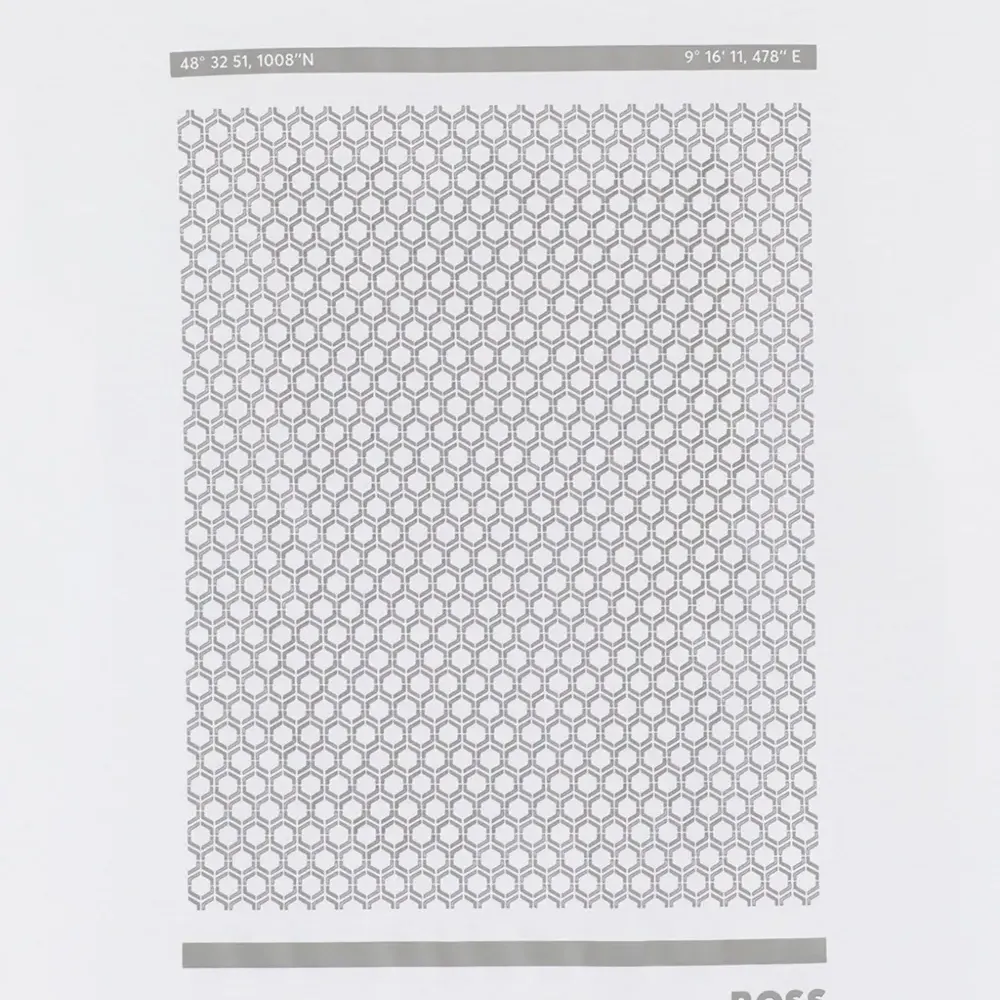 Футболка с геометричным принтом