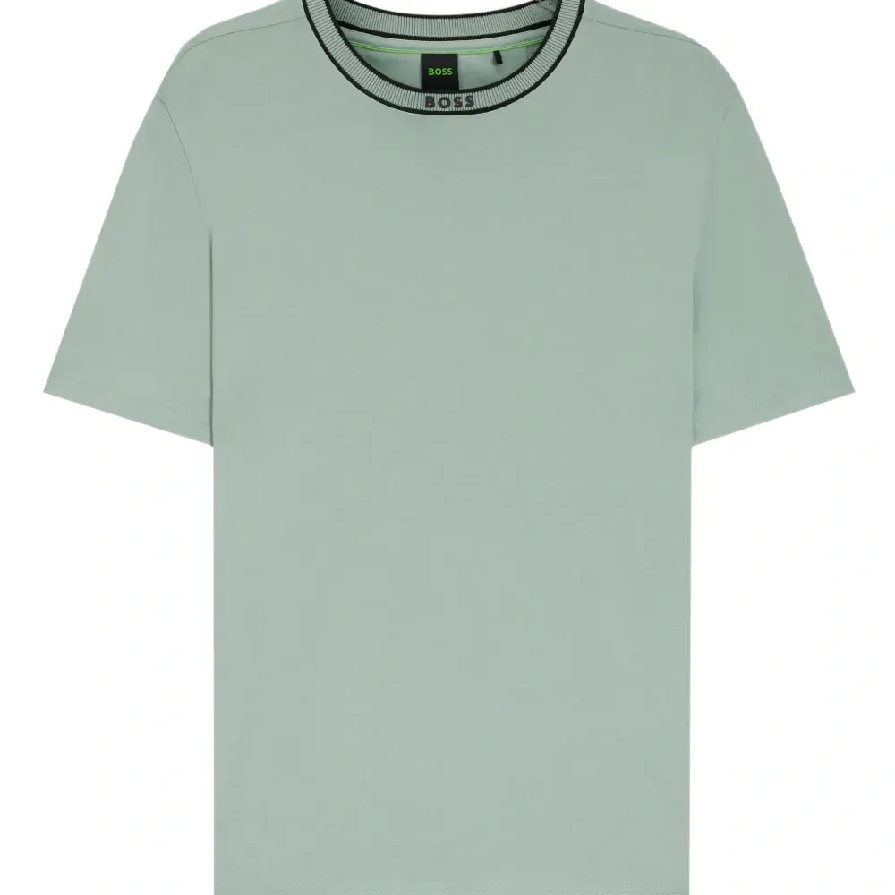 Футболка с логотипом