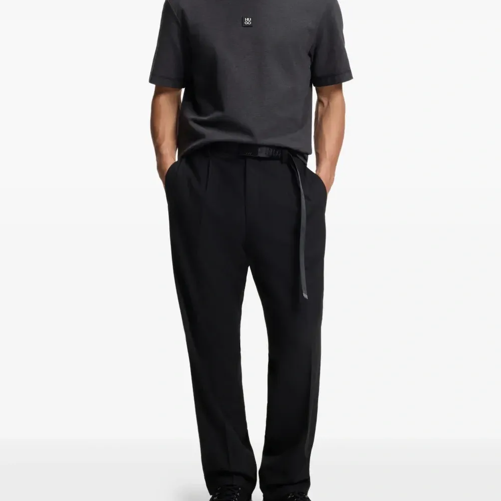 Футболка с нашивкой-логотипом