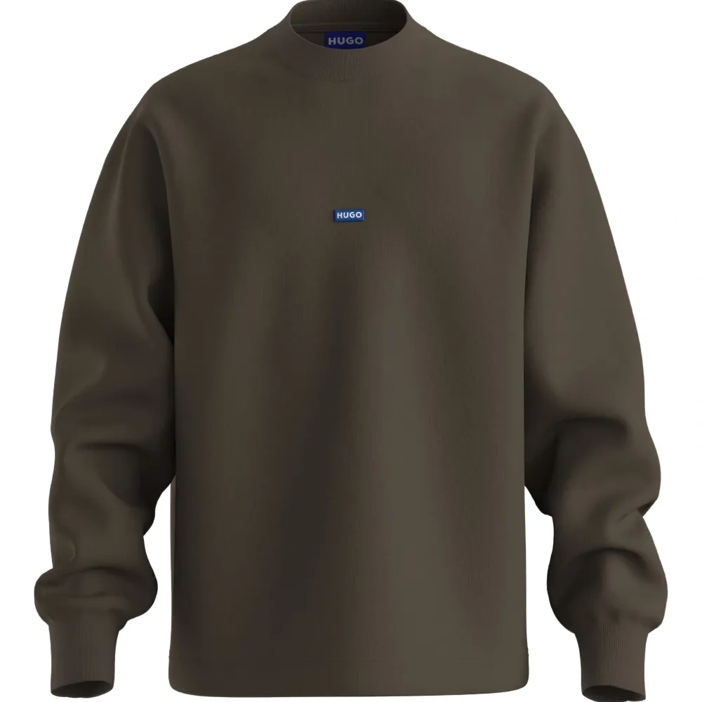 Толстовка с нашивкой-логотипом