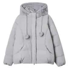 Пуховик с помпонами