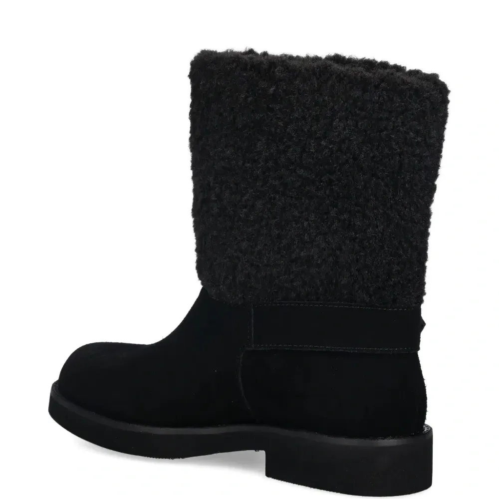 Ботинки с пряжкой