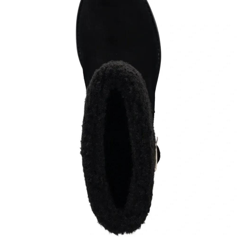 Ботинки с пряжкой