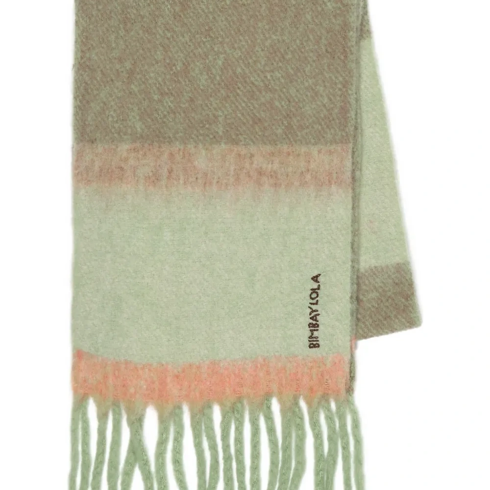 Полосатый шарф с бахромой