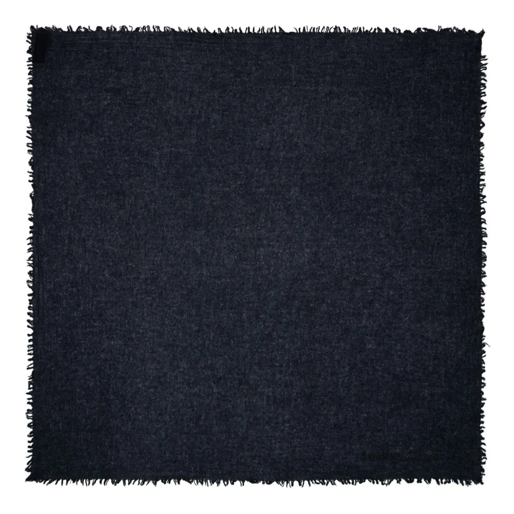 Шарф с бахромой