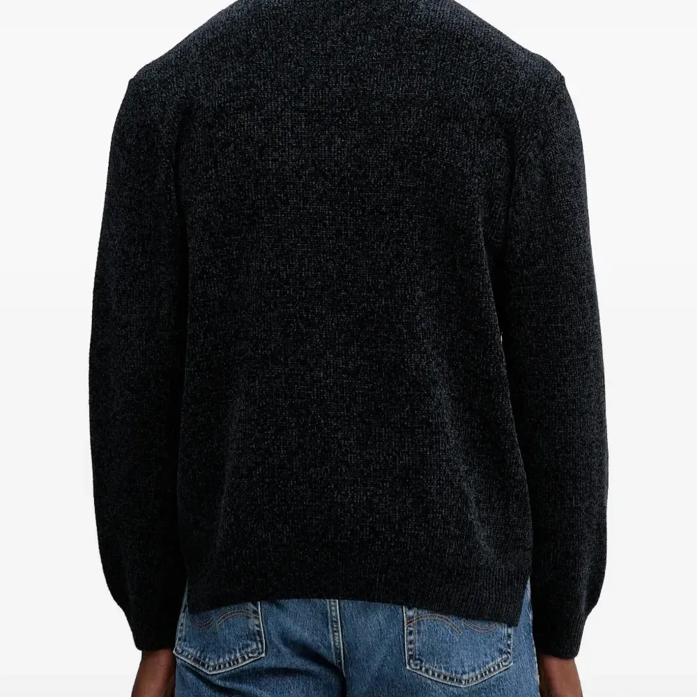 Вязаный свитер