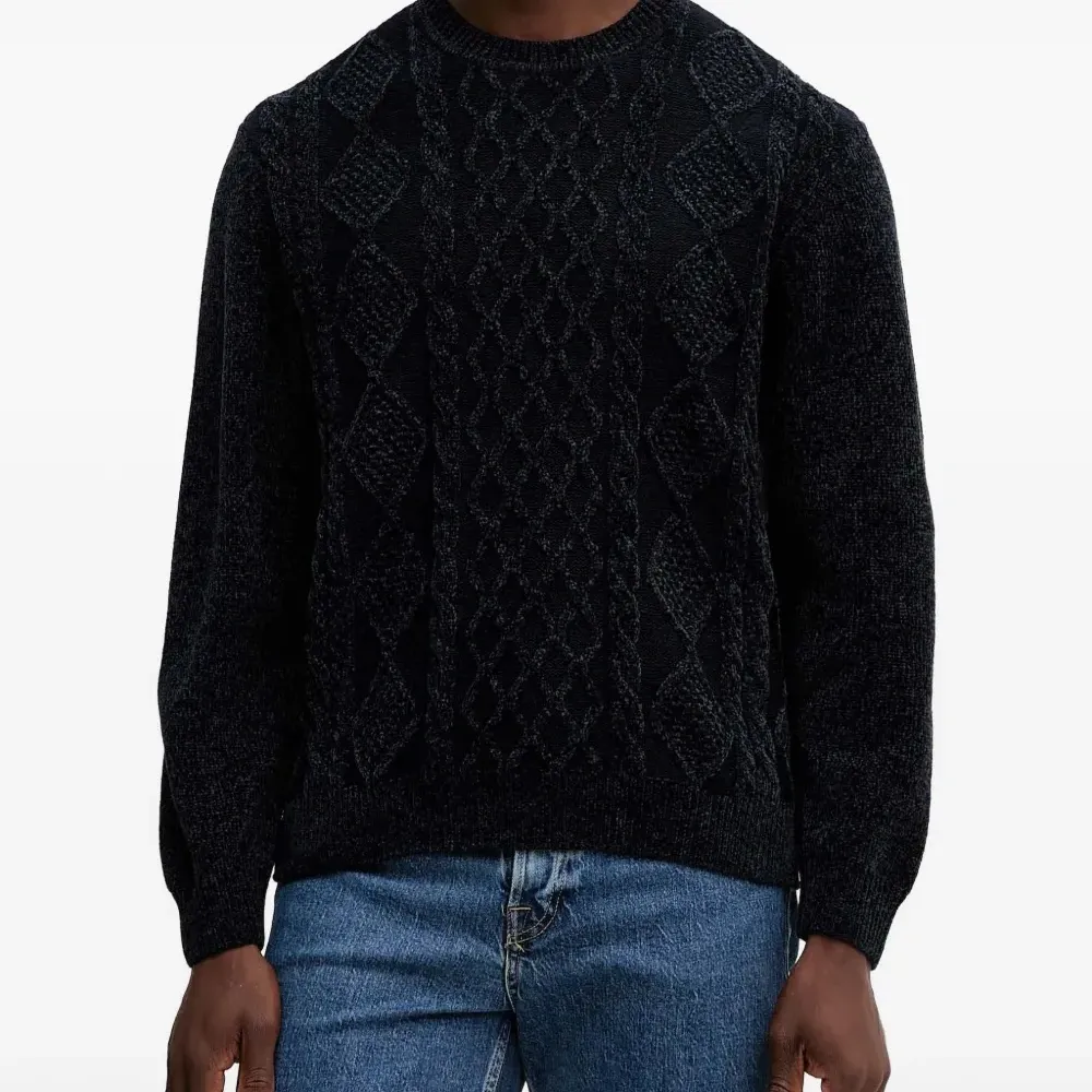 Вязаный свитер