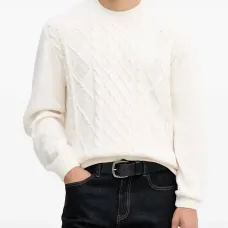 Вязаный свитер с круглым вырезом