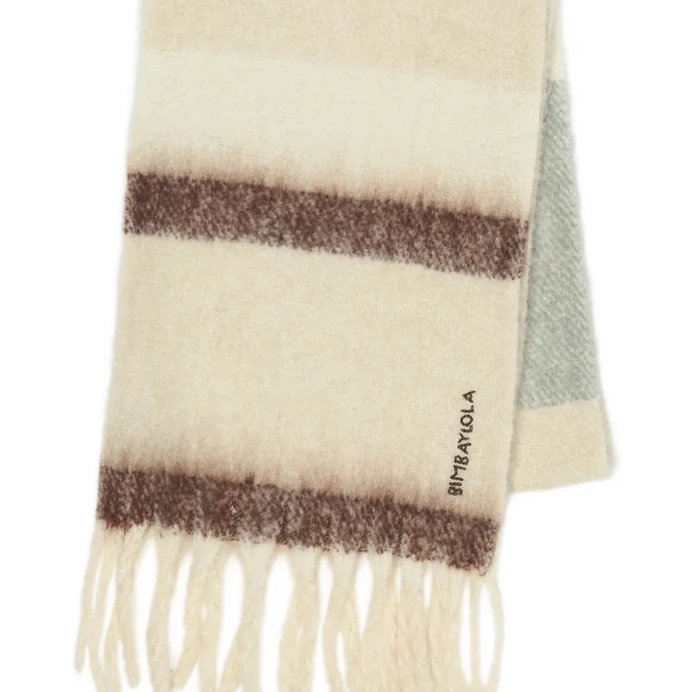 Полосатый шарф с бахромой