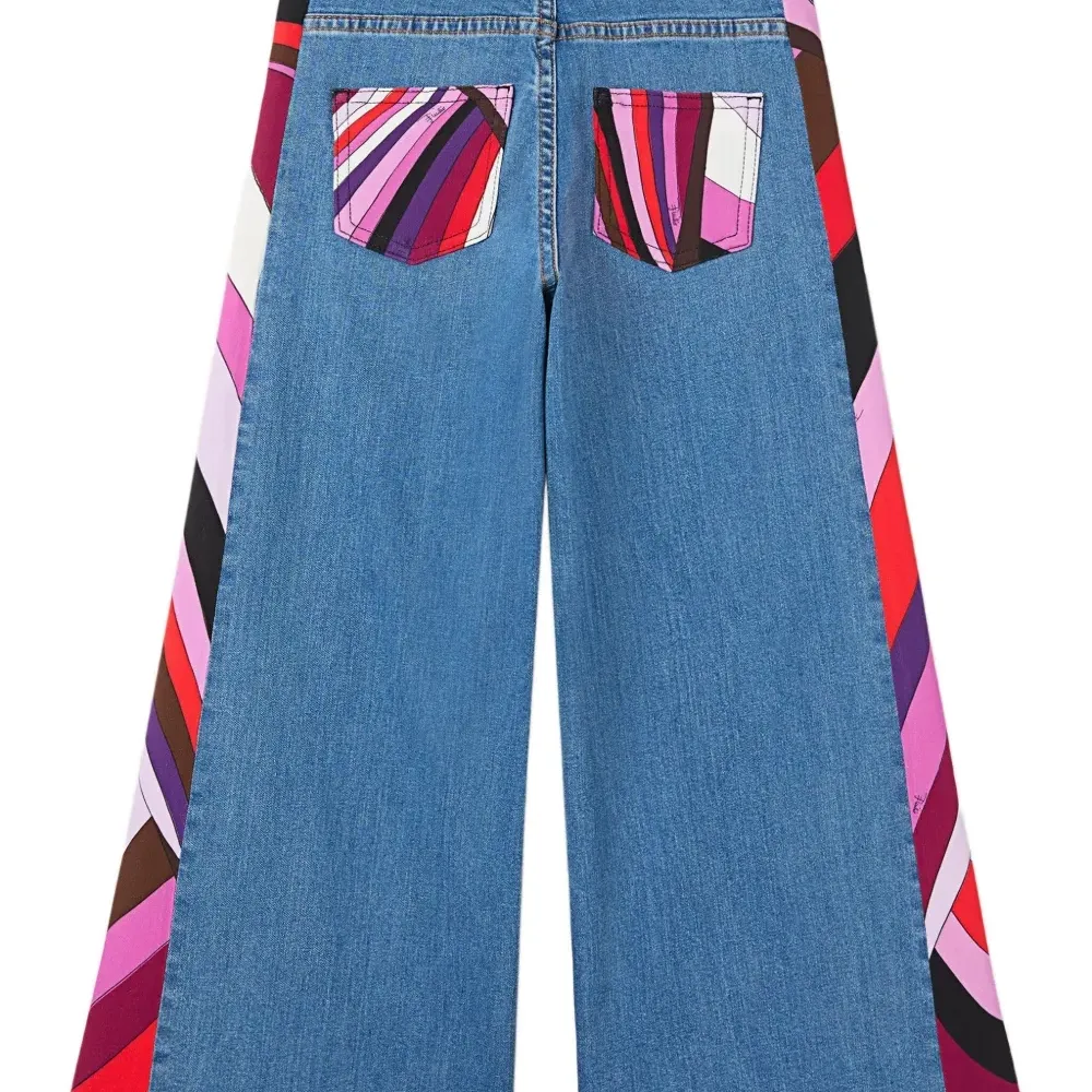 Джинсы на пуговицах