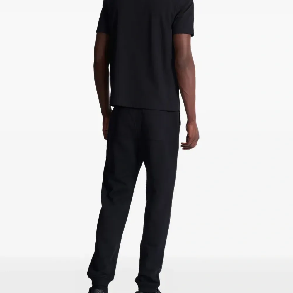 Футболка с логотипом