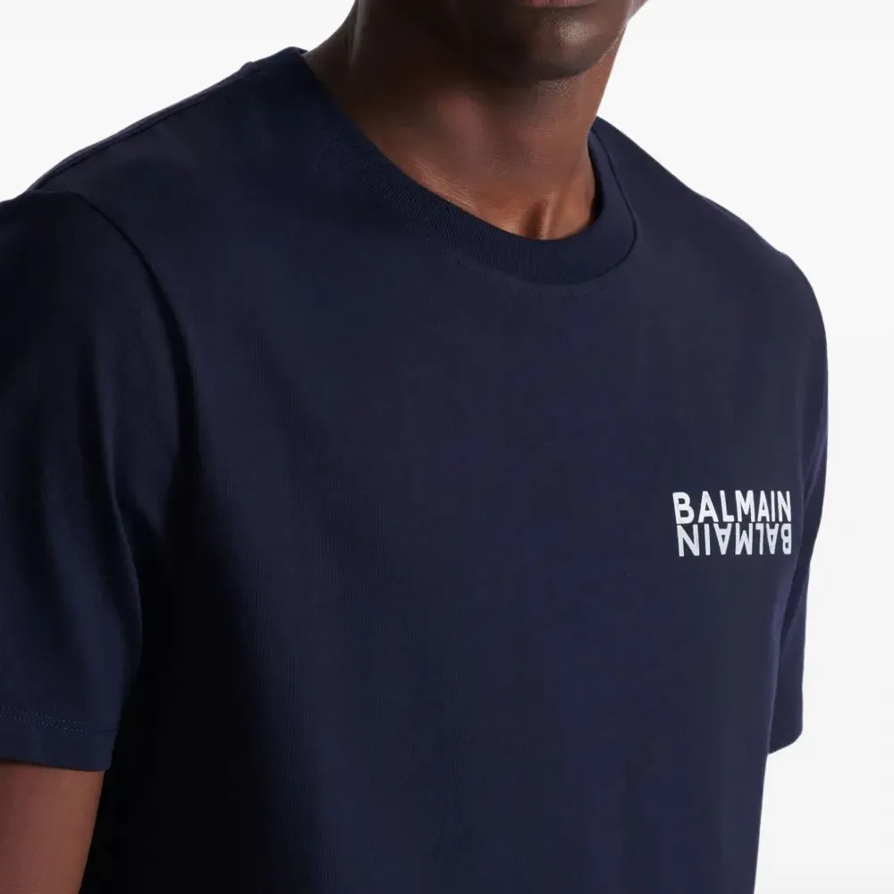 Футболка с логотипом