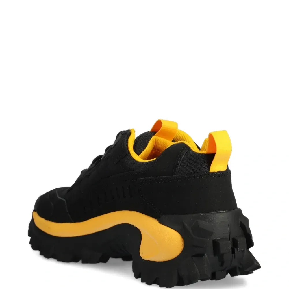 Кроссовки с тракторной подошвой