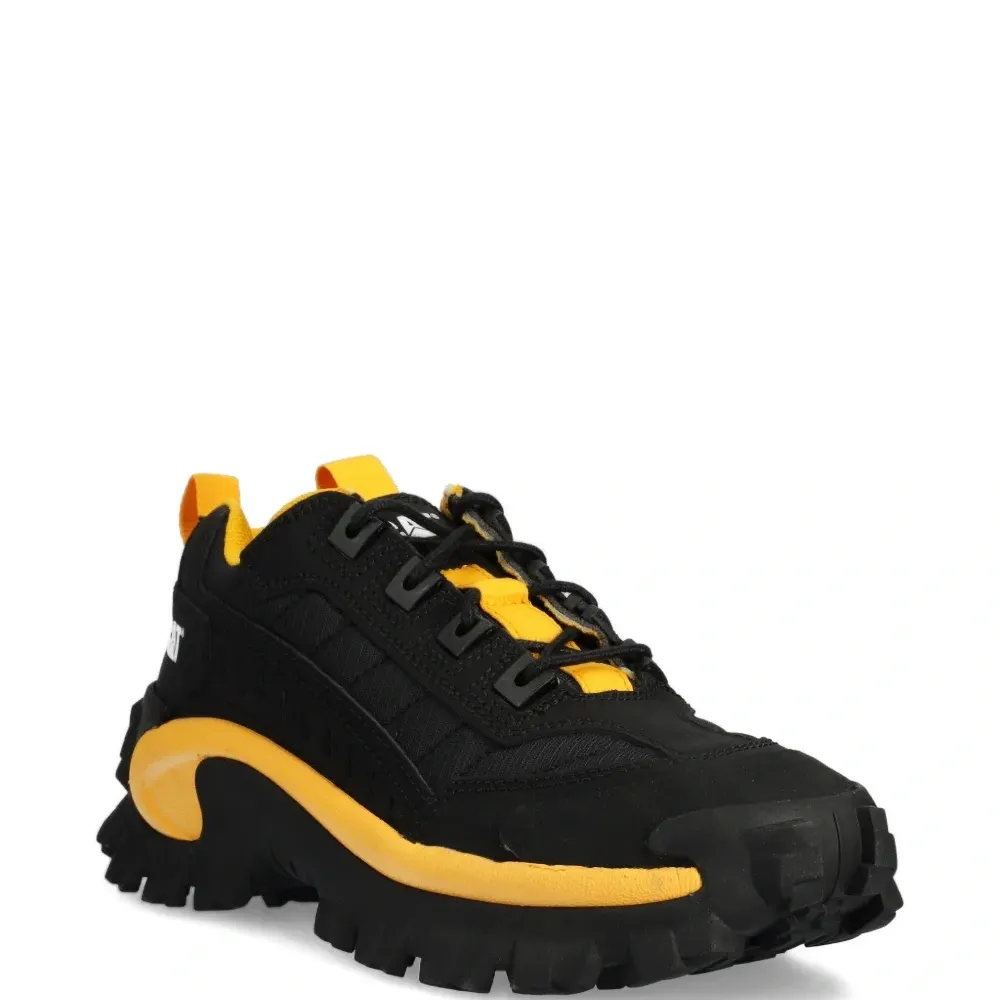 Кроссовки с тракторной подошвой