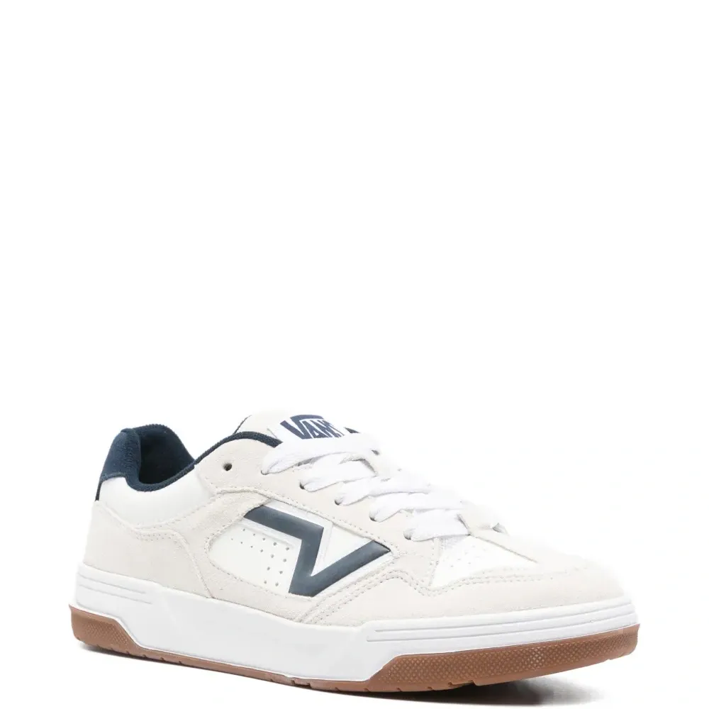 Кроссовки Upland