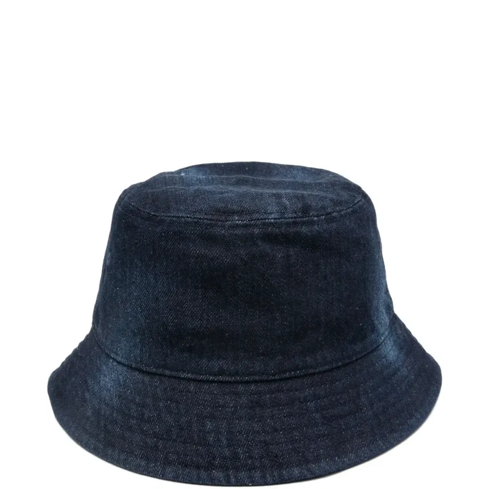 Панама с нашивкой-логотипом из коллаборации с Evisu