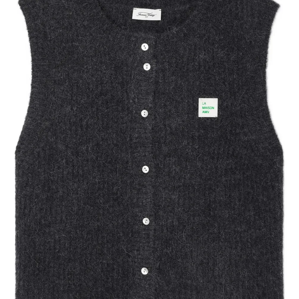 Кардиган East без рукавов