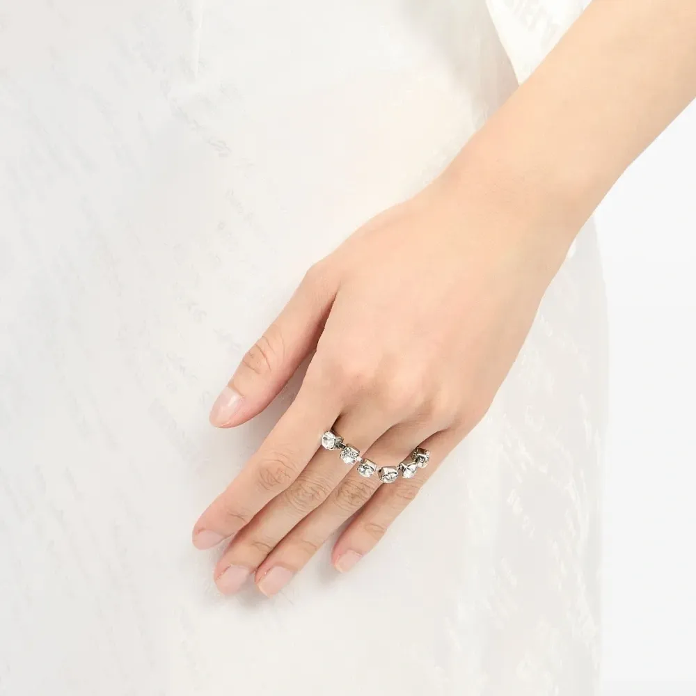 Кольцо с кристаллами