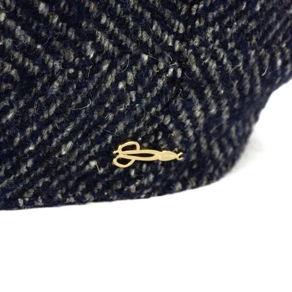 Берет с узором в елочку