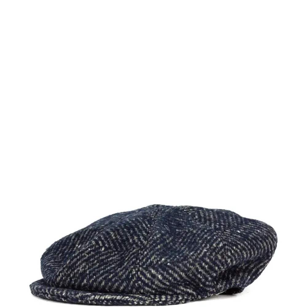 Берет с узором в елочку