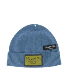 Шапка бини с нашивкой-логотипом