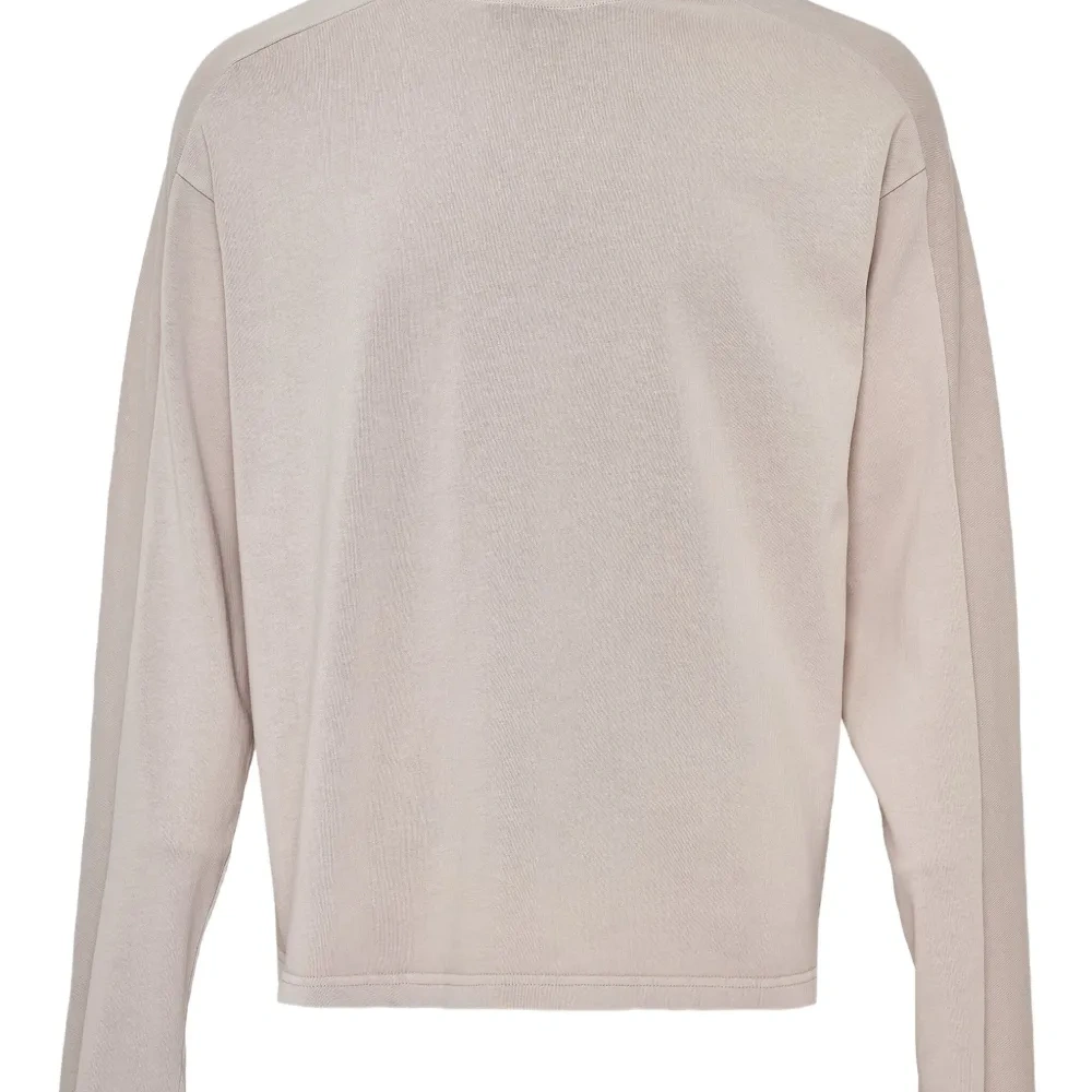 Футболка с длинными рукавами