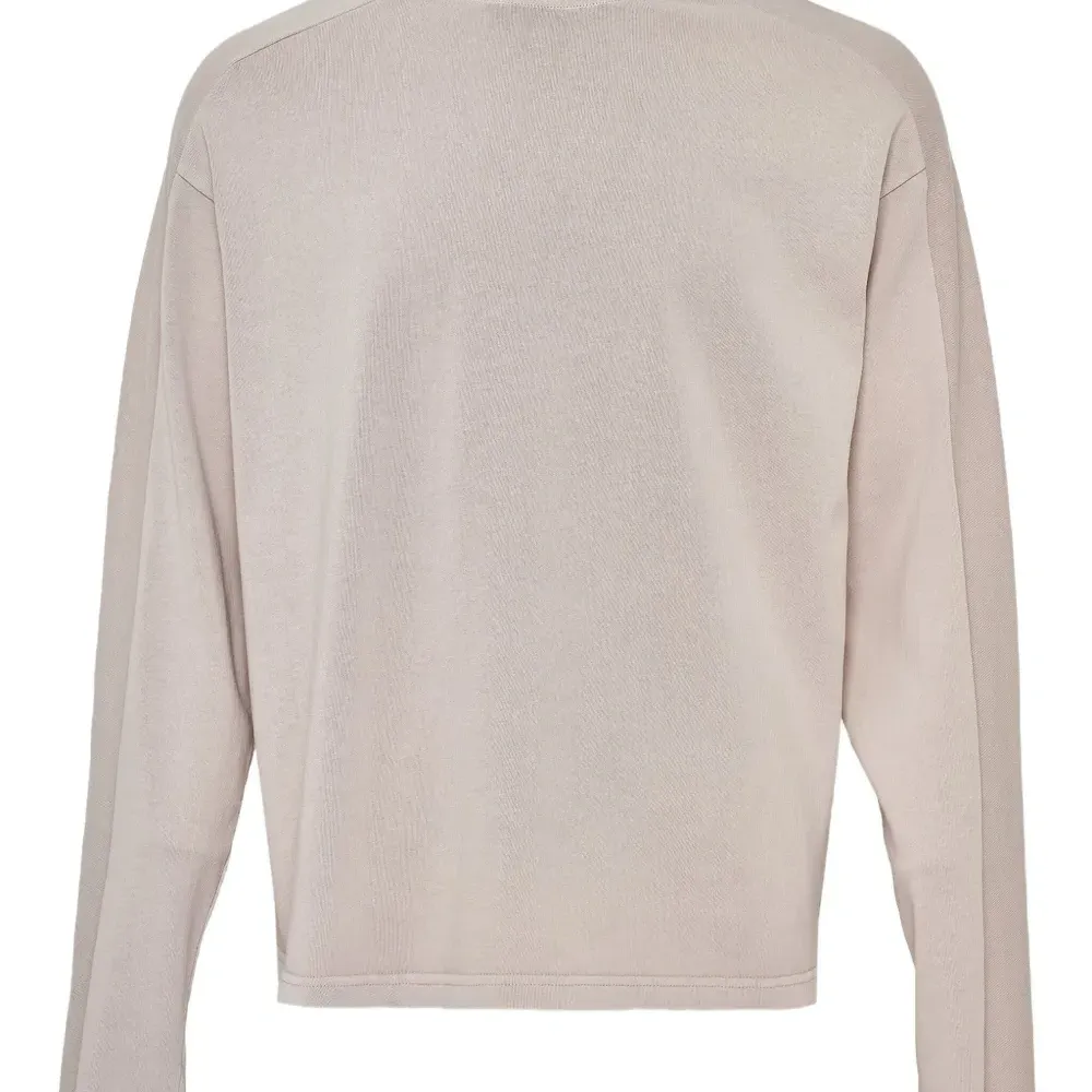 Футболка с длинными рукавами