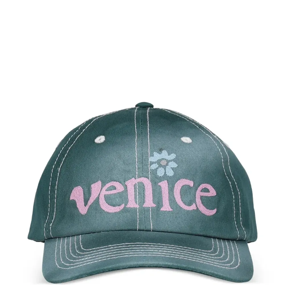 Бейсболка с вышивкой