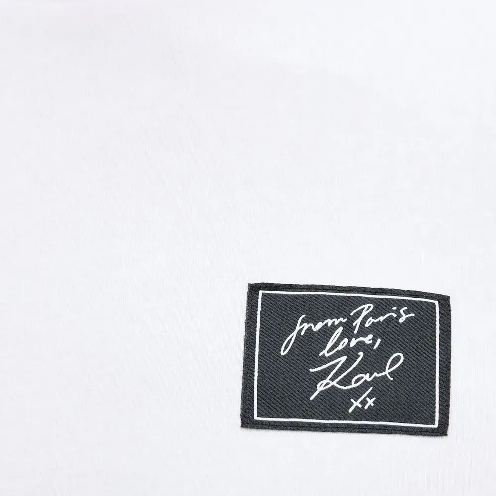 Футболка из коллаборации с Paris Hilton