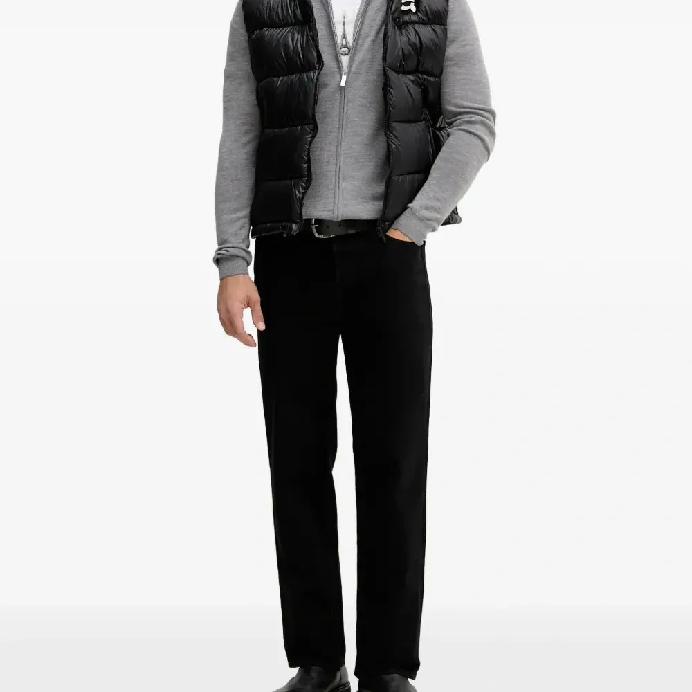 Футболка из коллаборации с Paris Hilton