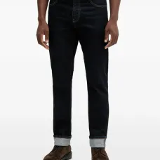 Джинсы с пятью карманами Джинсы с пятью карманами