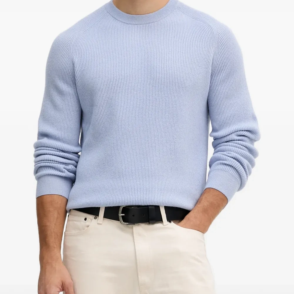 Вязаный свитер в рубчик