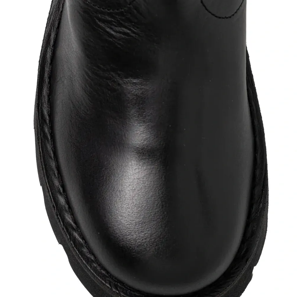 Ботинки на платформе с шнуровкой