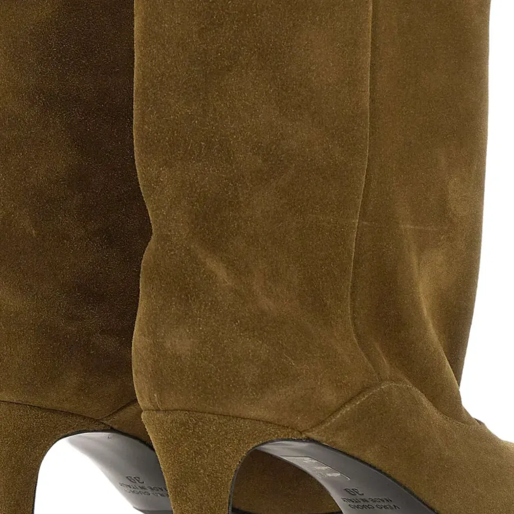 Замшевые ботильоны Leila Joelle с заострённым носком