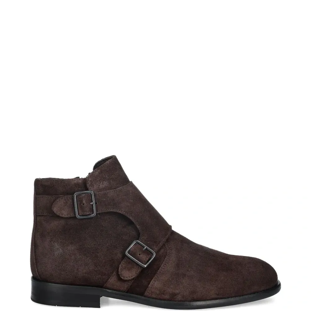 Ботинки с пряжкой