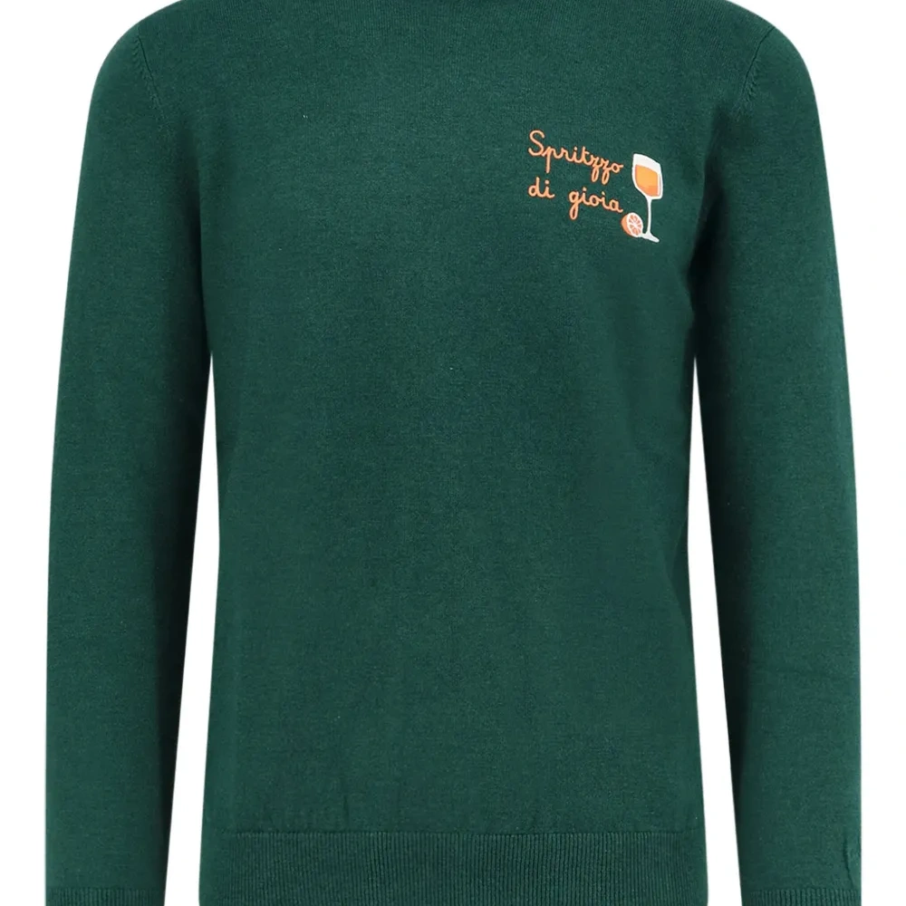 Свитер с вышивкой