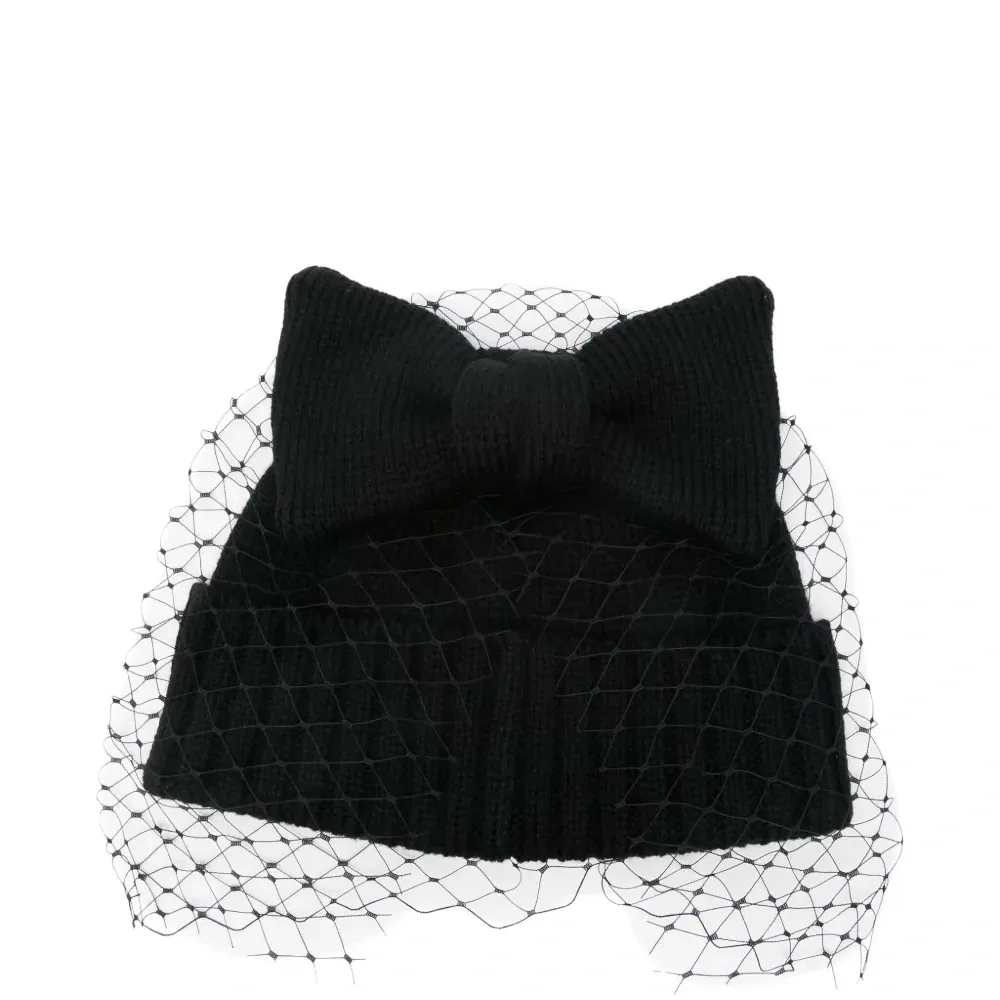 Декорированная шапка бини