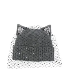 Декорированная шапка с аппликацией