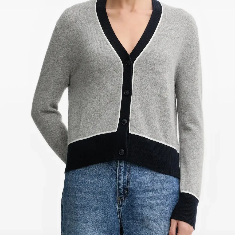 Кардиган с V-образным вырезом