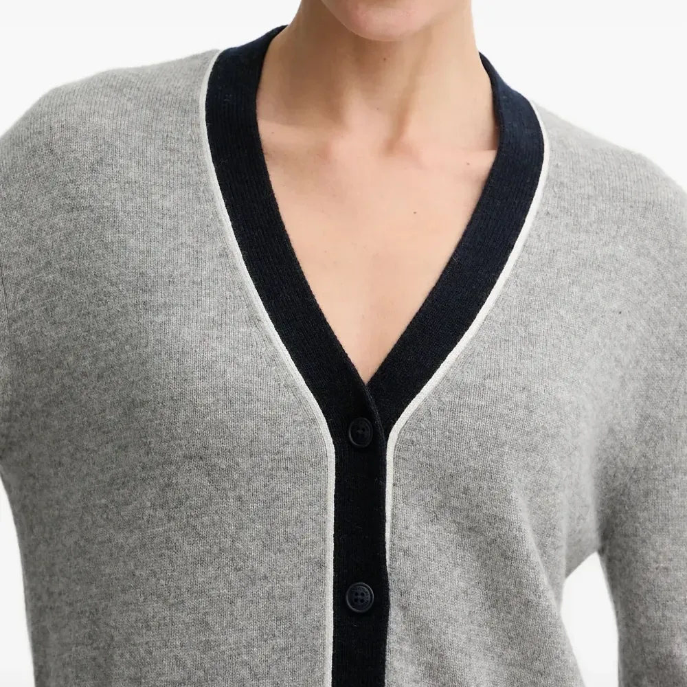 Кардиган с V-образным вырезом